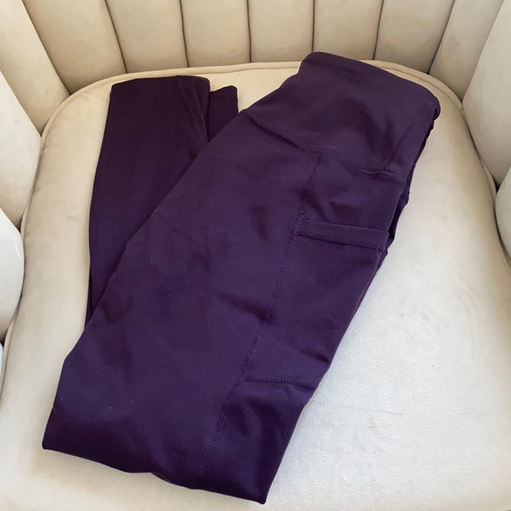 Yogalicious Lux purple leggings w/ pockets | Size Medium